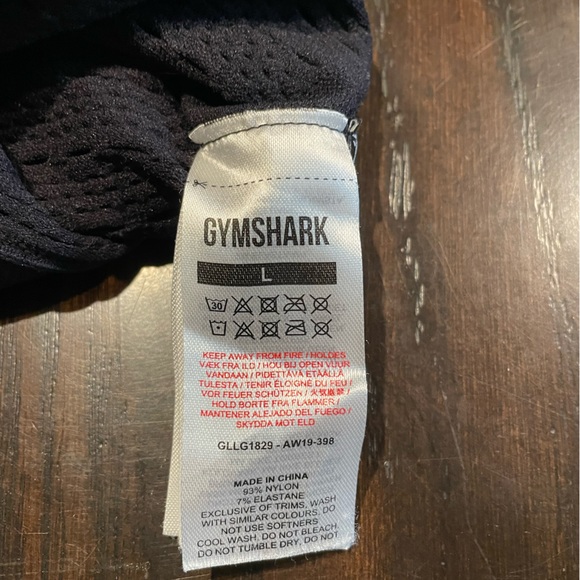Gym shark capri leggings - Picture 3 of 3